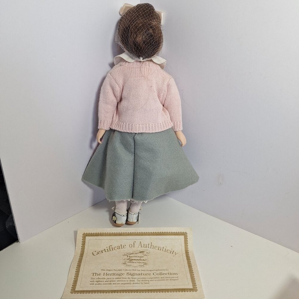 50s Tribute Porcelain Doll Poodle Skirt 16" COA Heritage Signature - Picture 9 of 13